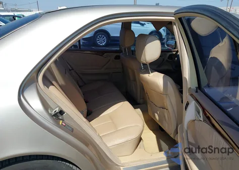 2001 Mercedes-Benz E 320 из США, поврежденный, VIN WDBJF65J61B369635